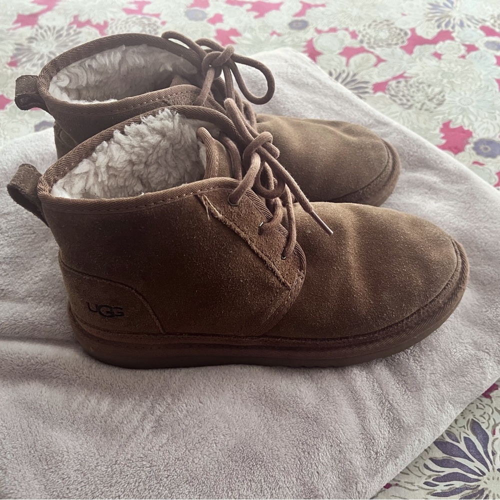 UGG Neumel lace up bootie size 6